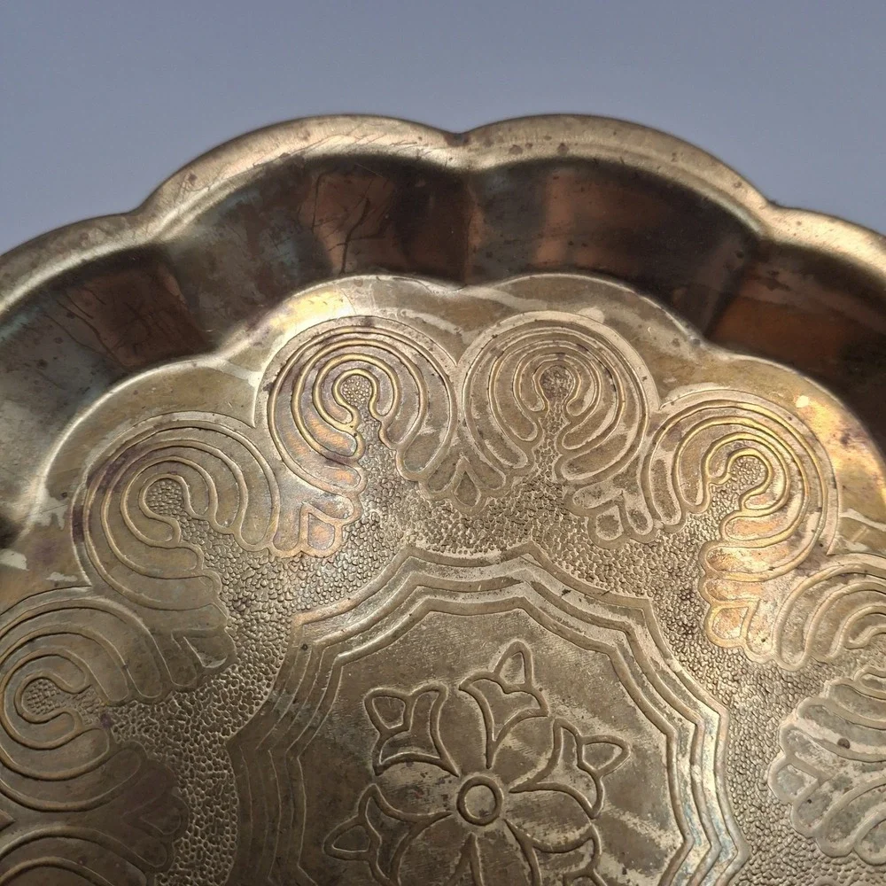 Brass Scalloped Dish Tray Etched Floral Swirl Valet Trinket Catchall Vtg 6.5